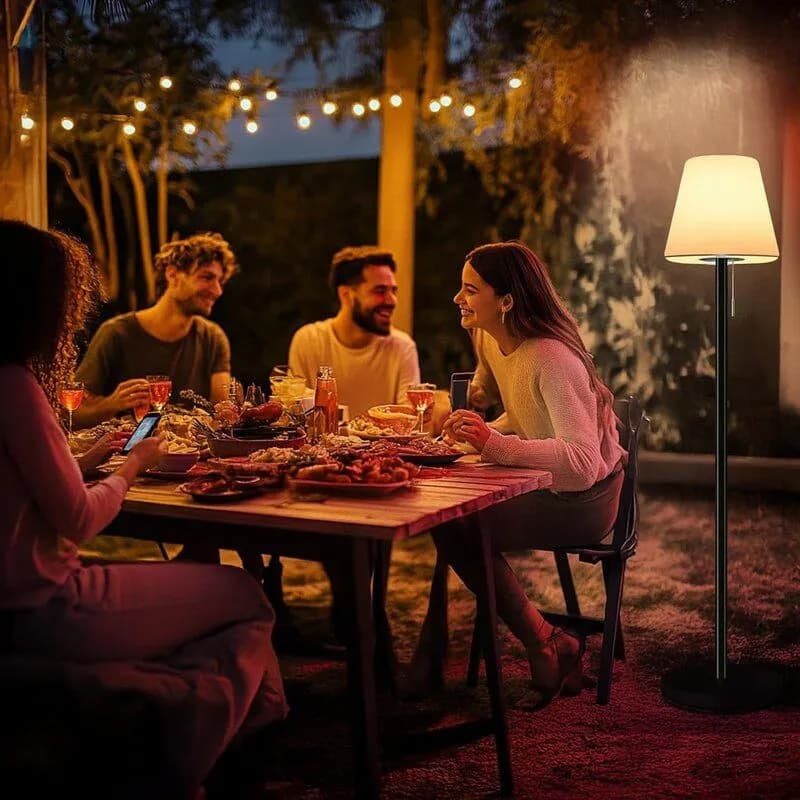 מנורת עמידה סולארית יוקרתית 1.5 מ' + שלט אלחוטי וחיבור USB