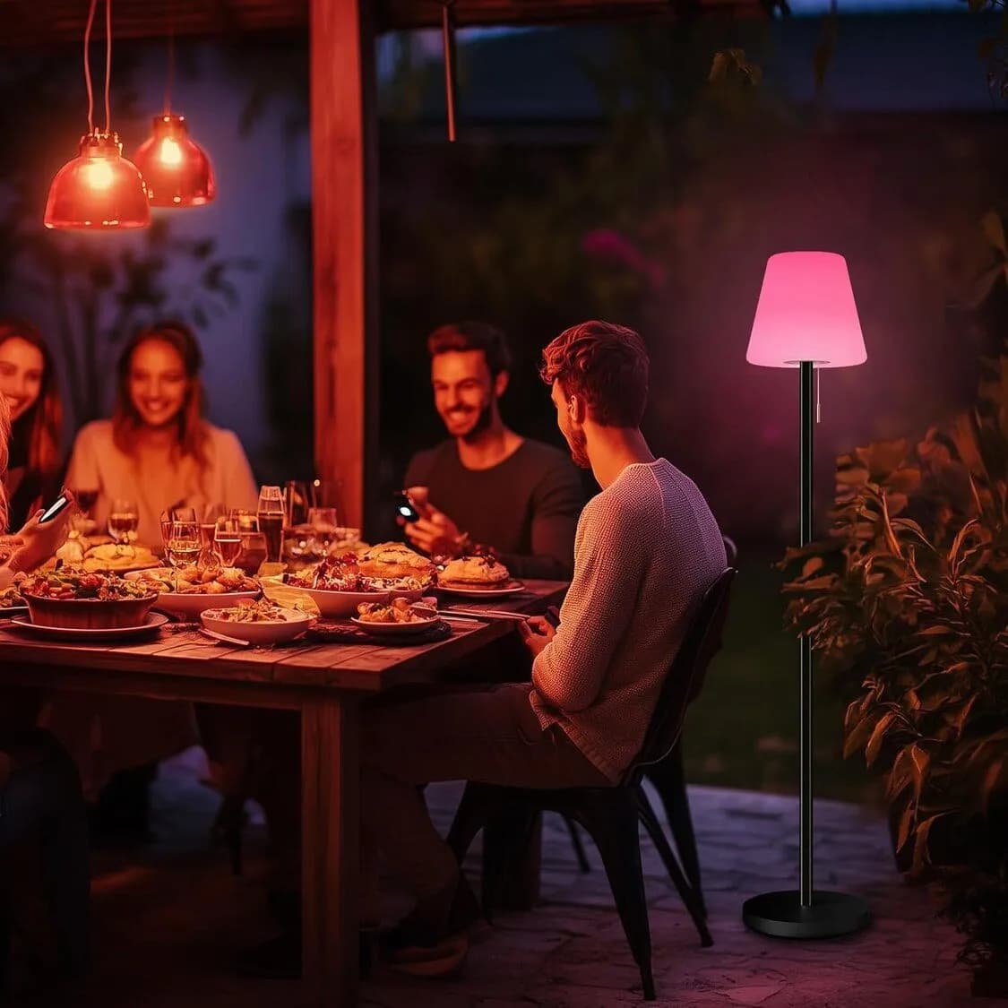 מנורת עמידה סולארית יוקרתית 1.5 מ' + שלט אלחוטי וחיבור USB